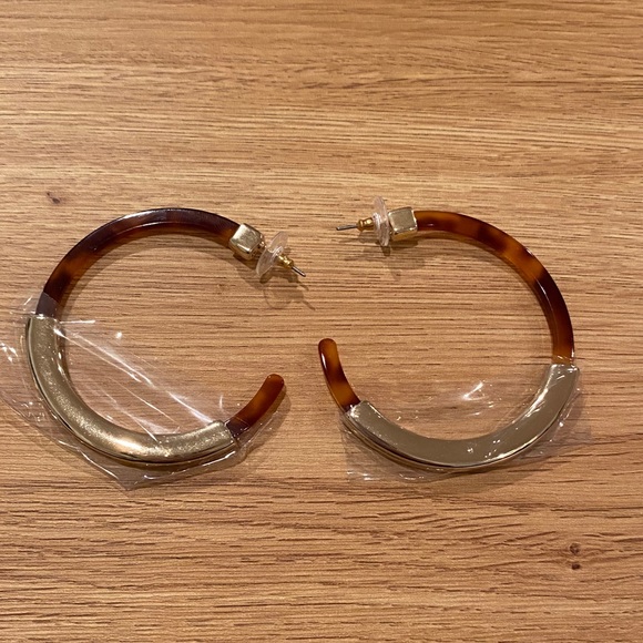 BaubleBar Hoop Earrings - Picture 4 of 6